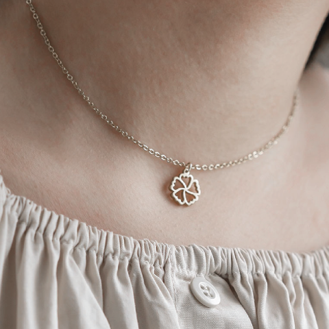 CARNATION JANUARI BIRTHFLOWER NECKLACE
